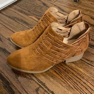 Brown/Tan suede booties!